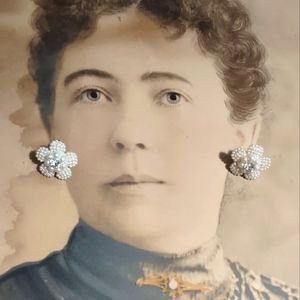 VINTAGE PEARL EARRINGS